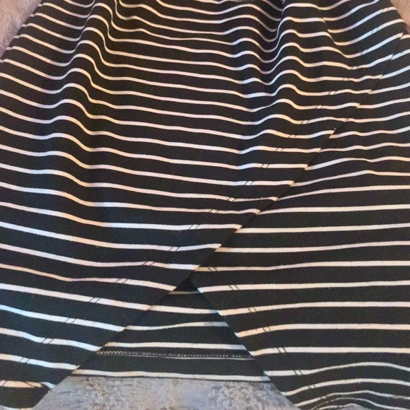 SOLD - ‼️Popular Basics Bodycon 1/4 Sleeve T-shirt Dress with Slit‼️ - Picture 3 of 3